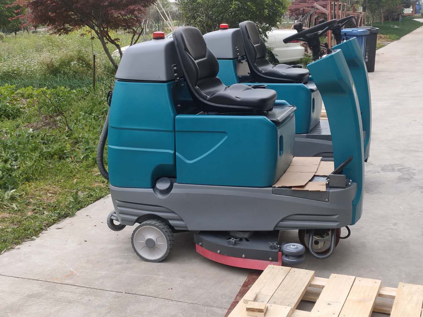 洁士S70B大型双刷驾驶式芭乐APP下载官方网站地址进入，双刷驾驶式洗地车，双刷驾驶式芭乐视频在线播放，双刷驾驶式扫地车