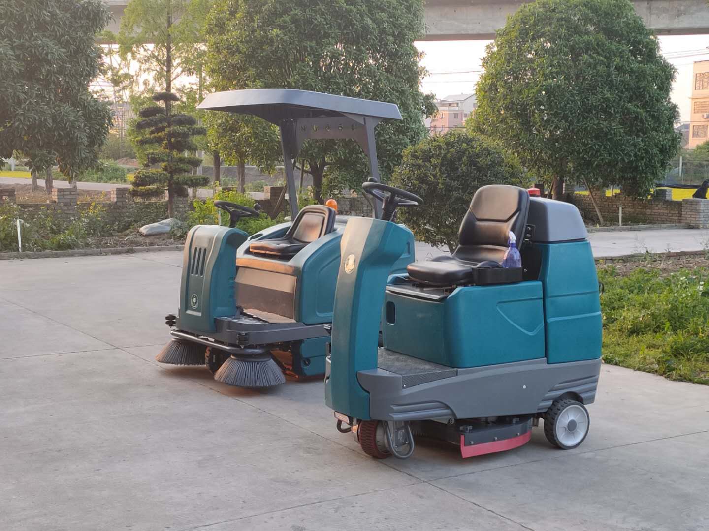 洁士S70B大型双刷驾驶式芭乐APP下载官方网站地址进入，双刷驾驶式洗地车，双刷驾驶式芭乐视频在线播放，双刷驾驶式扫地车